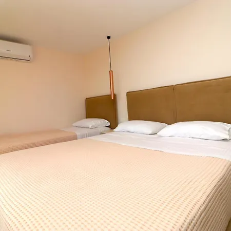 Fegi Inn *